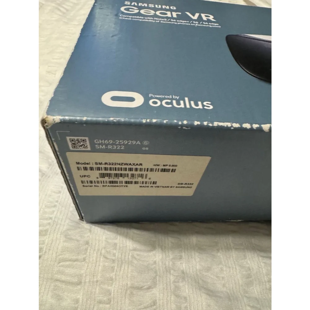 Samsung Gear VR Headset - Black/White